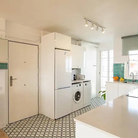 Magnificent Views, 3 Bedrooms, Terrace Apartment *